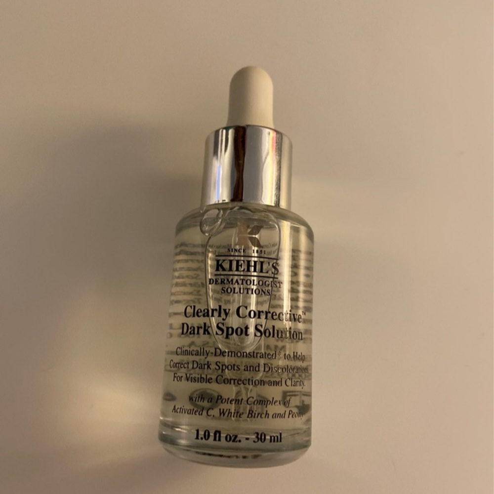 Kiehl’s clearly corrective dark spot solution